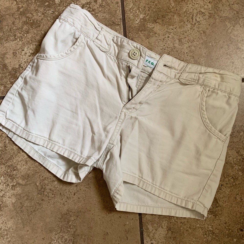 khaki shorts